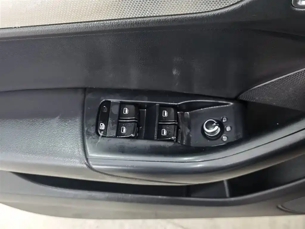 Audi Q3 2015 30 TFSI Comfort фото 9