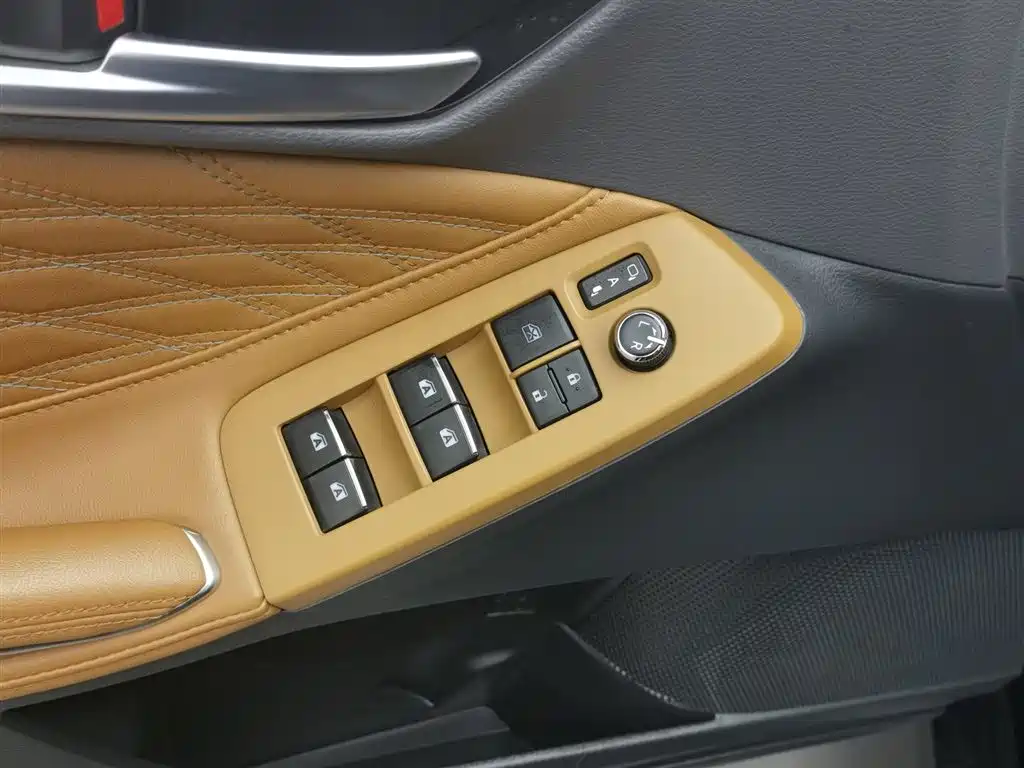 Toyota Avalon 2019 Hybrid 2.5L XLE Premium Edition China VI фото 9