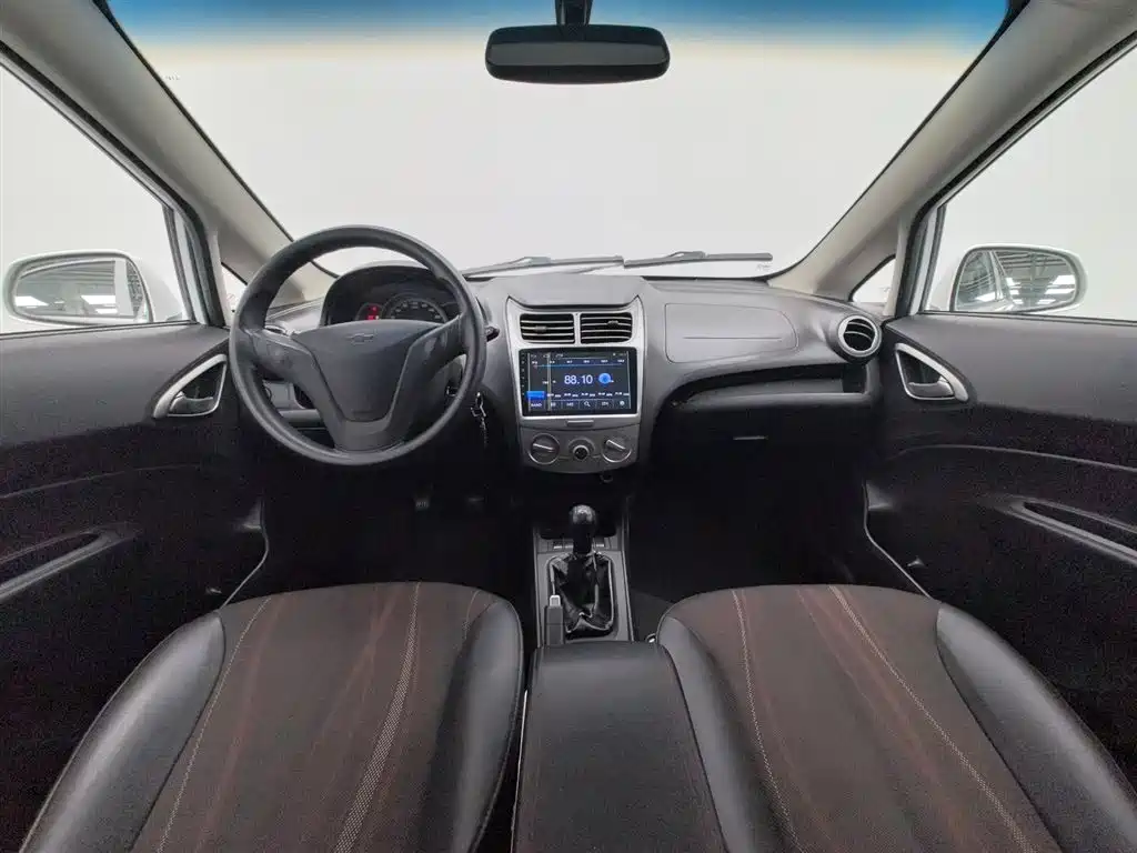 Chevrolet Sail 2013 Sedan 1.4L Manual Premium Happiness Edition фото 5