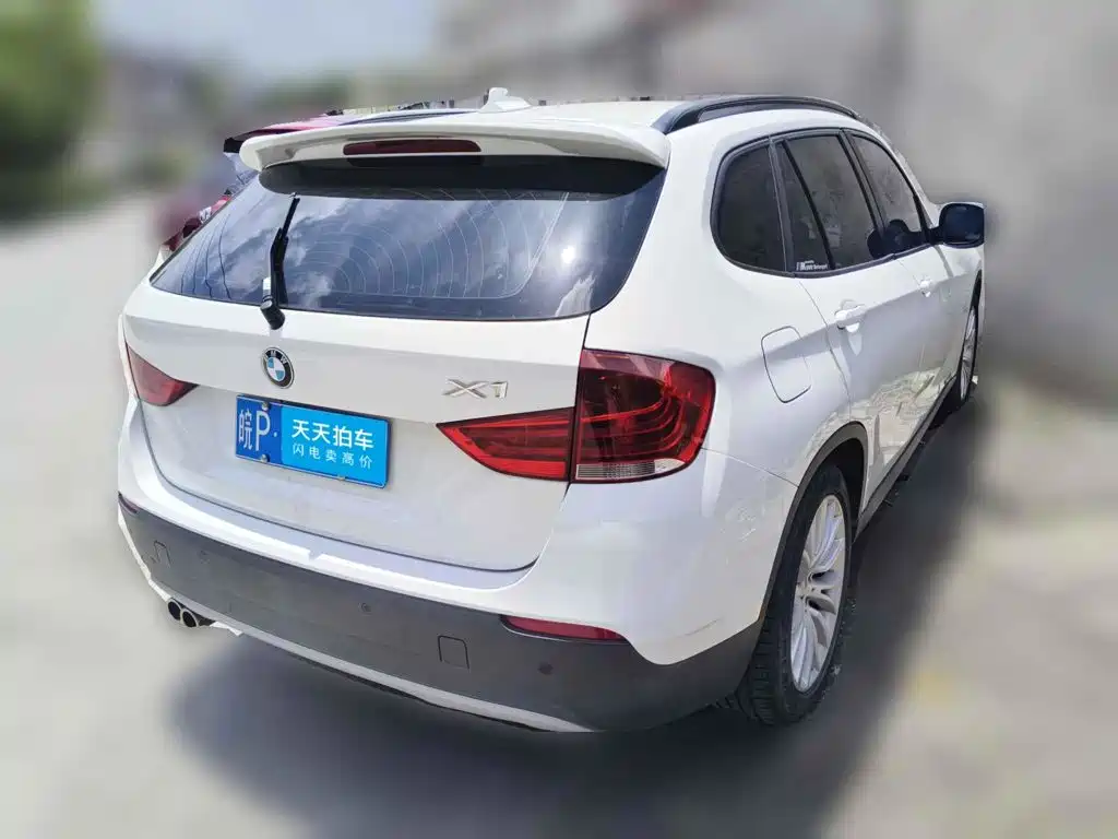 BMW X1 (Import) 2011 2010 xDrive25i