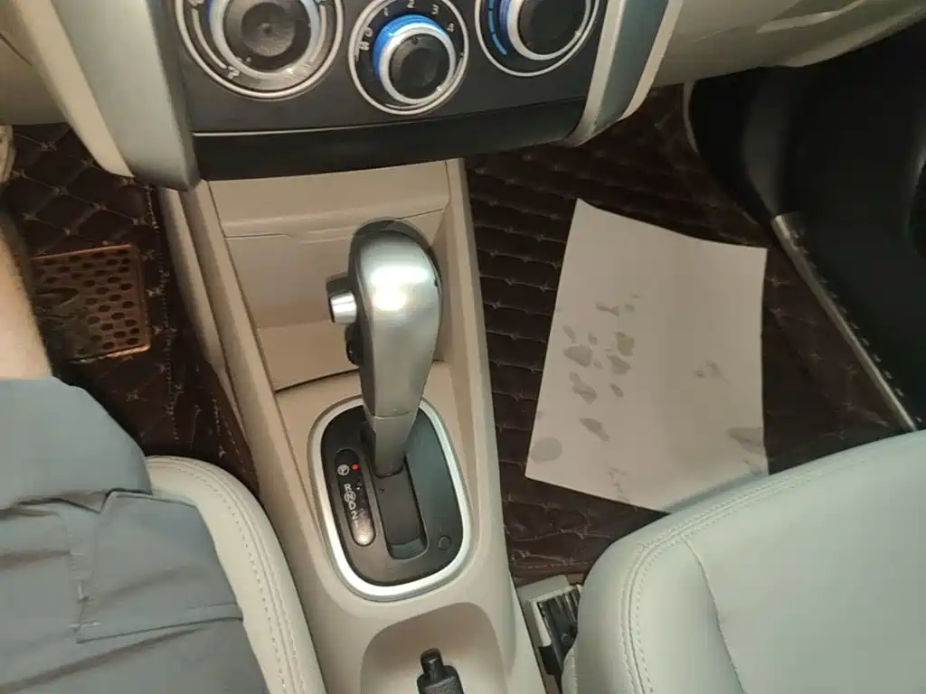 Venucia R50 2016 2015 1.6L Automatic Luxury Edition