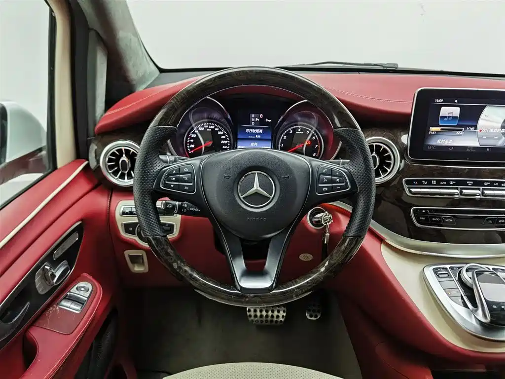 Mercedes-Benz V-Class 2016 V 260 L Premium Long фото 11