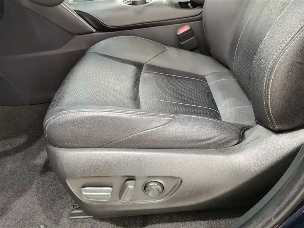 Toyota Lingfang HARRIER 2022 2.0L CVT 2WD Luxury Edition фото 20