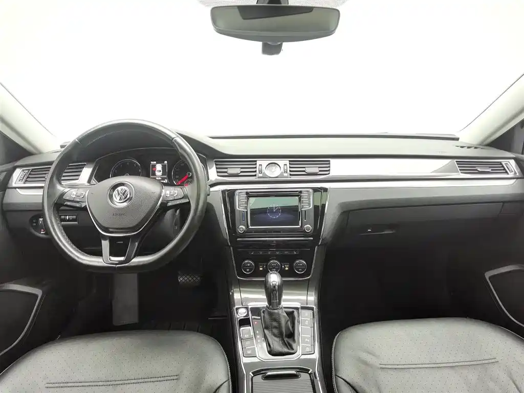 Volkswagen Passat 2016 330TSI DSG Executive Edition фото 5