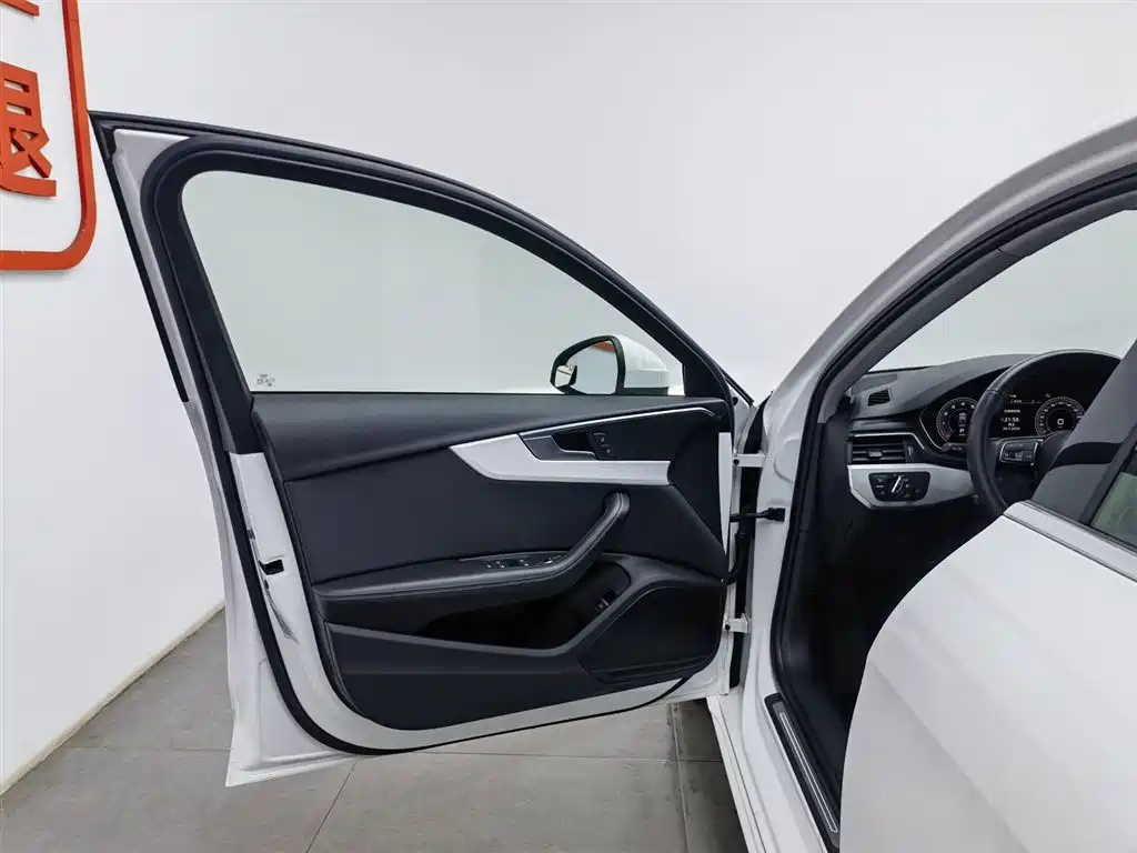 Audi A4L 2020 40 TFSI Luxury Elegance фото 8