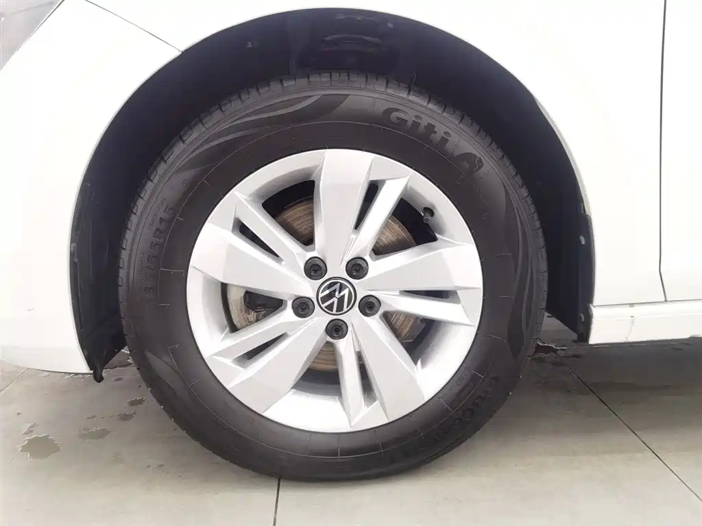 Volkswagen Polo 2023 Facelift Plus 1.5L Auto Joyful Living Edition фото 17