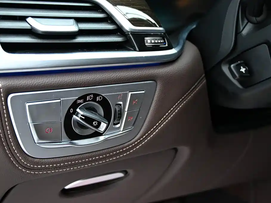 BMW 7 Series 2021 Model 730Li Luxury Package фото 26