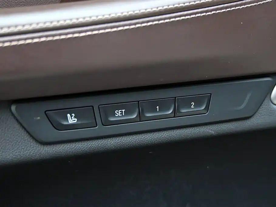 BMW 7 Series 2021 Model 730Li Luxury Package фото 24
