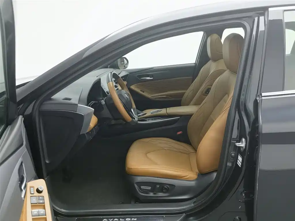 Toyota Avalon 2019 Hybrid 2.5L XLE Premium Edition China VI фото 10