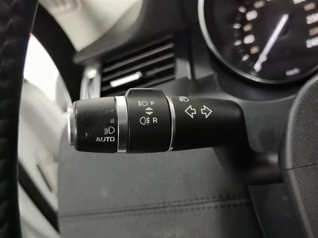 Land Rover Range Rover Evoque 2017 2.0T PURE Style Edition фото 21