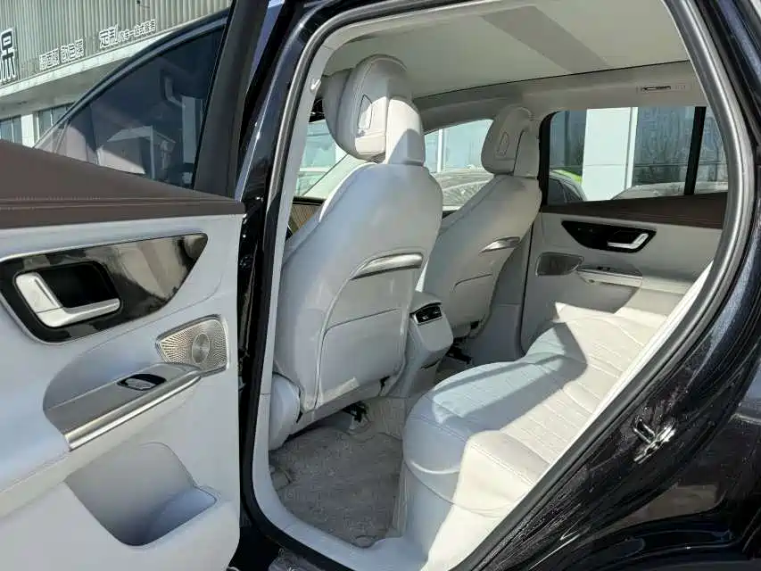 MERCEDES-BENZ EQE SUV