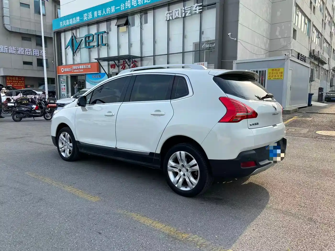 Peugeot 3008 2014 1.6THP Roland Garros Edition фото 6