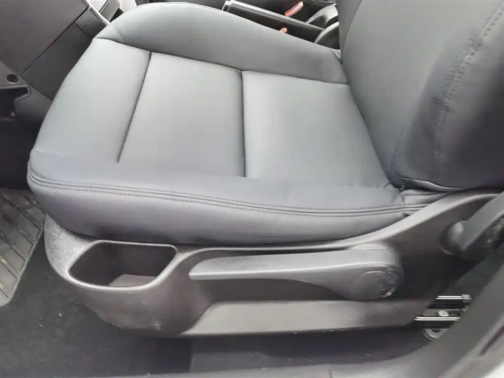 Peugeot 307 2010 Model Hatchback 2.0L Automatic Comfort Edition фото 20