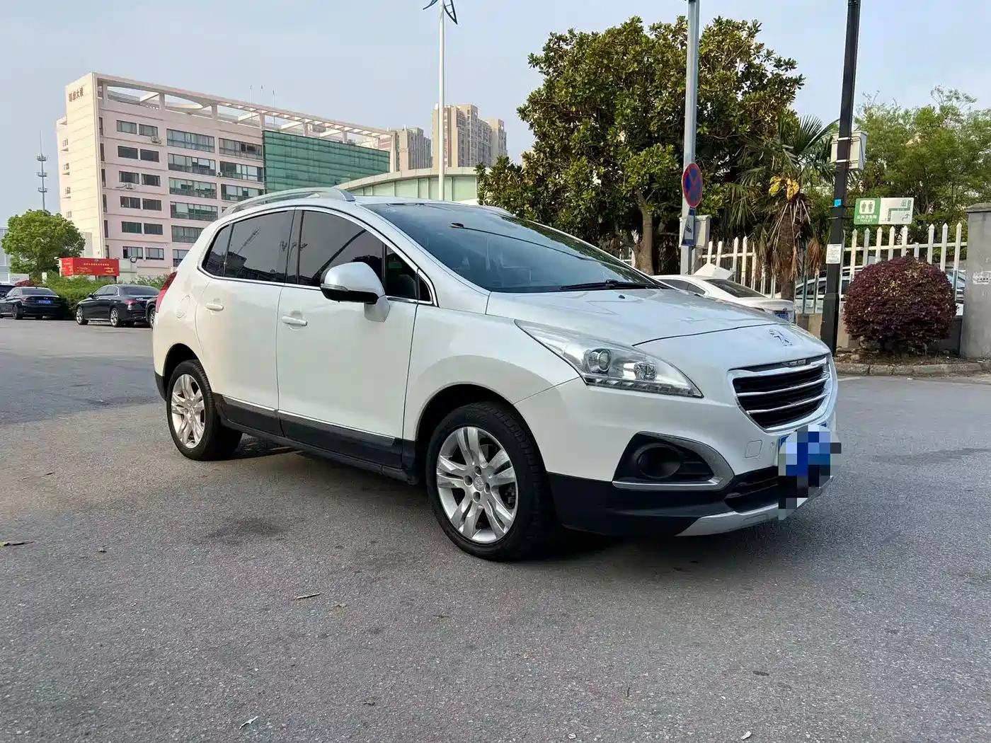 Peugeot 3008 2014 1.6THP Roland Garros Edition фото 3