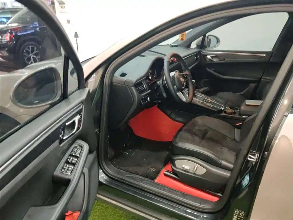 Porsche Macan 2018 Macan 2.0T фото 12