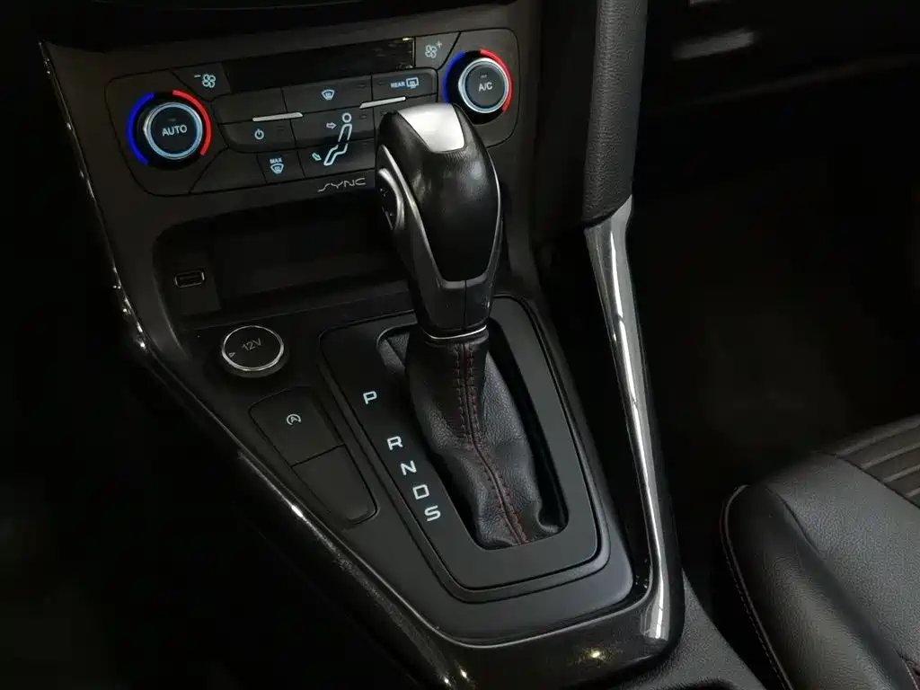 Ford Focus 2017 1.5T CTCC White-Black Limited Edition фото 13