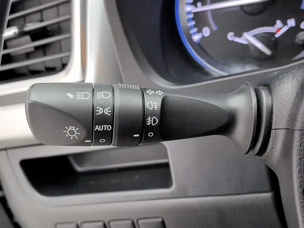 Toyota Highlander 2018 Model 2.0T 4WD Knight Edition 7-Seater China VI фото 21
