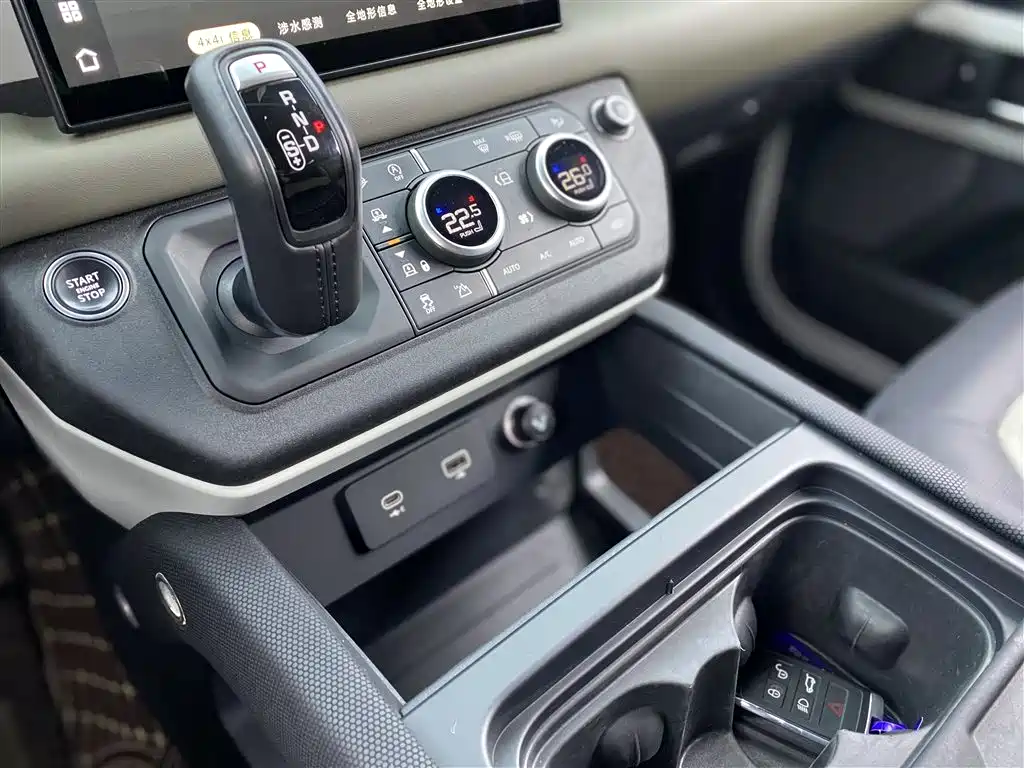 Land Rover Defender 2022 90 2.0T P300 X-DYNAMIC HSE фото 17