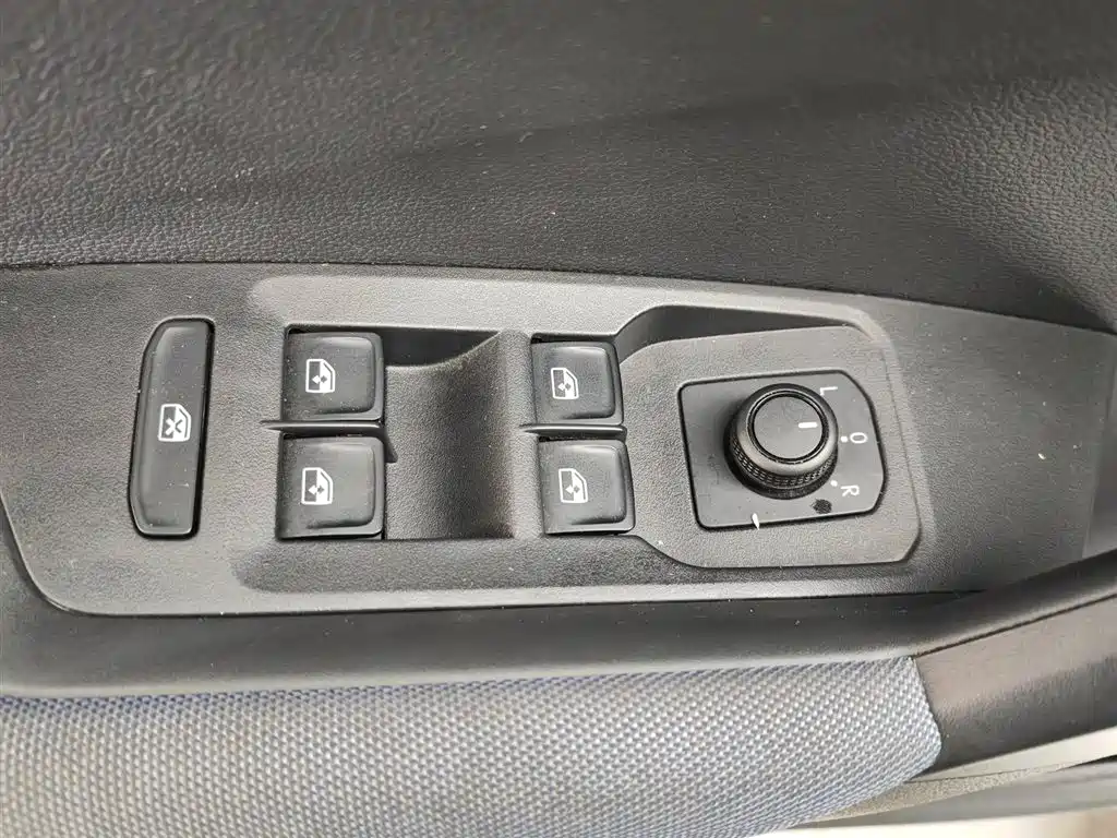 Volkswagen Lavida 2024 Model 1.5L Automatic Delight Edition фото 9