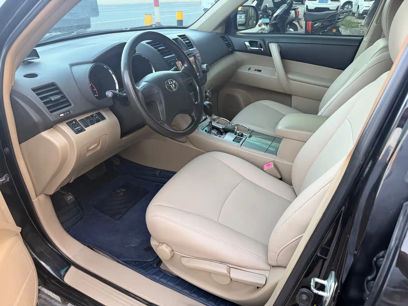 Toyota Highlander 2012 2.7L 2WD 5-seater Elite Edition фото 6