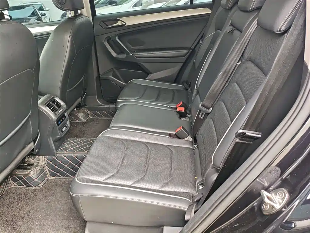 Volkswagen Tiguan L 2017 330TSI Automatic 2WD Flagship Edition фото 17