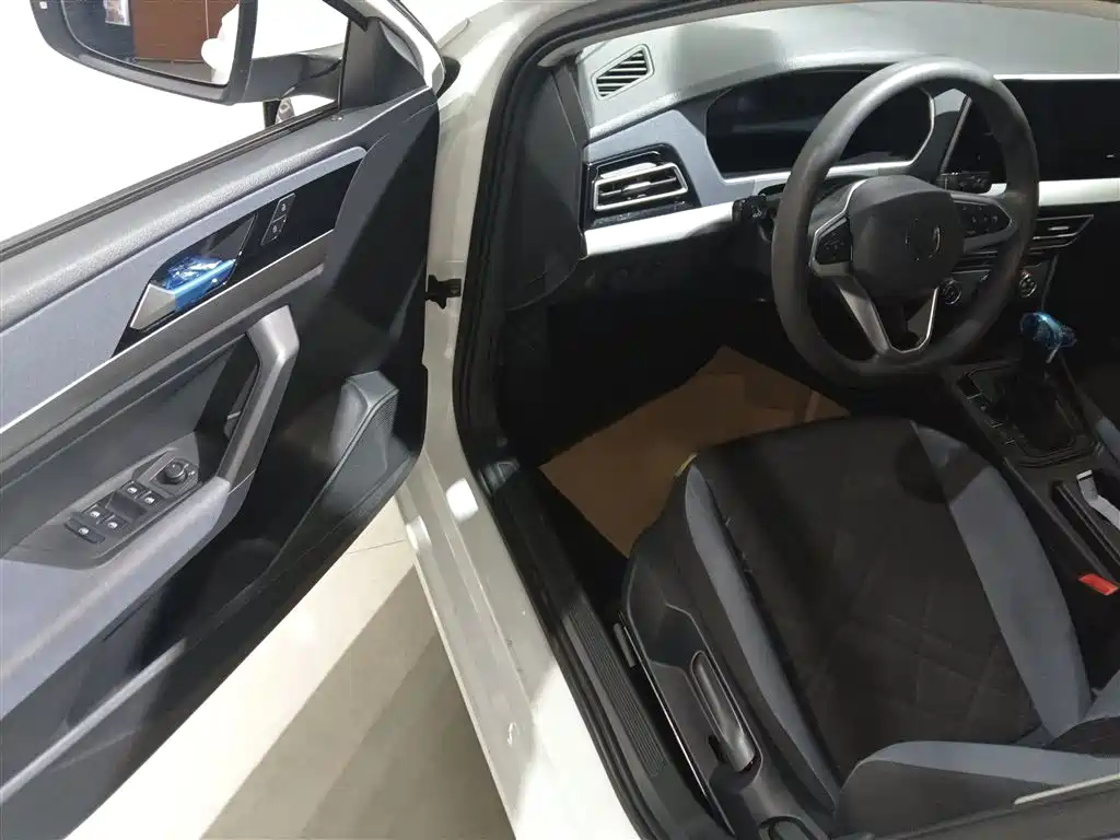 Volkswagen Lavida 2024 Model 1.5L Automatic Delight Edition фото 13