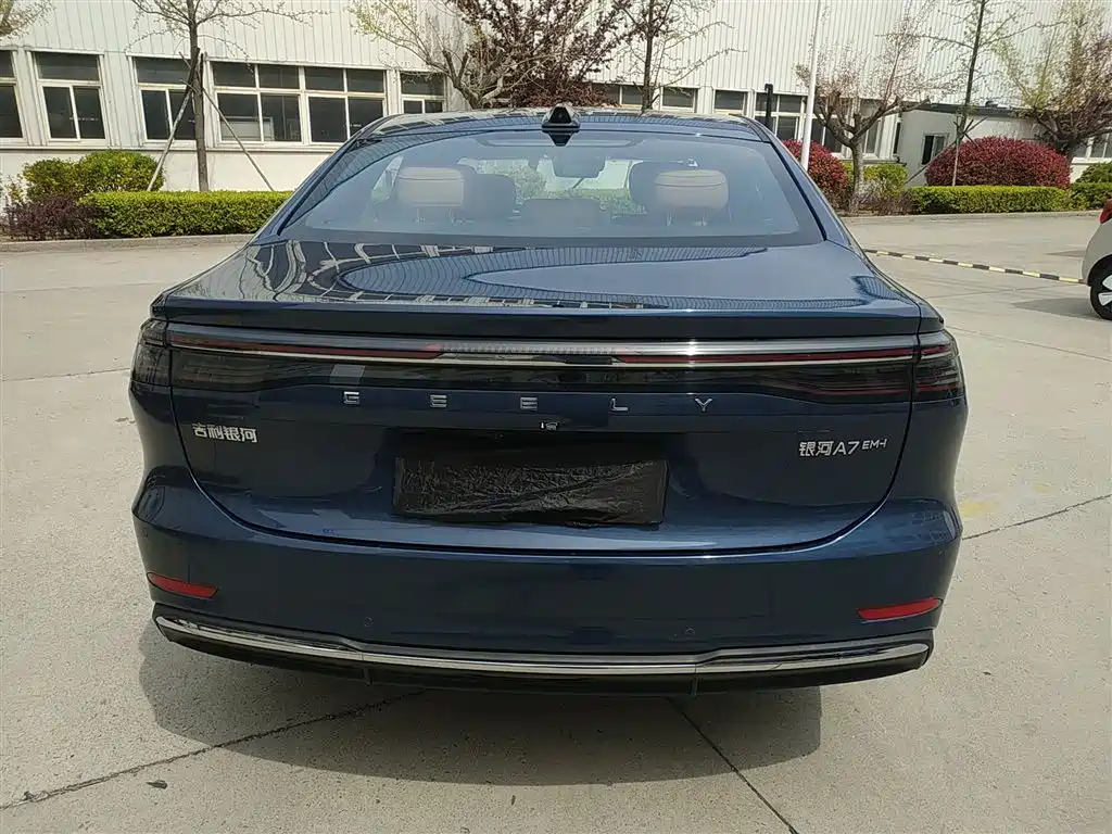Geely Galaxy Galaxy A7 2025 EM-i фото 6