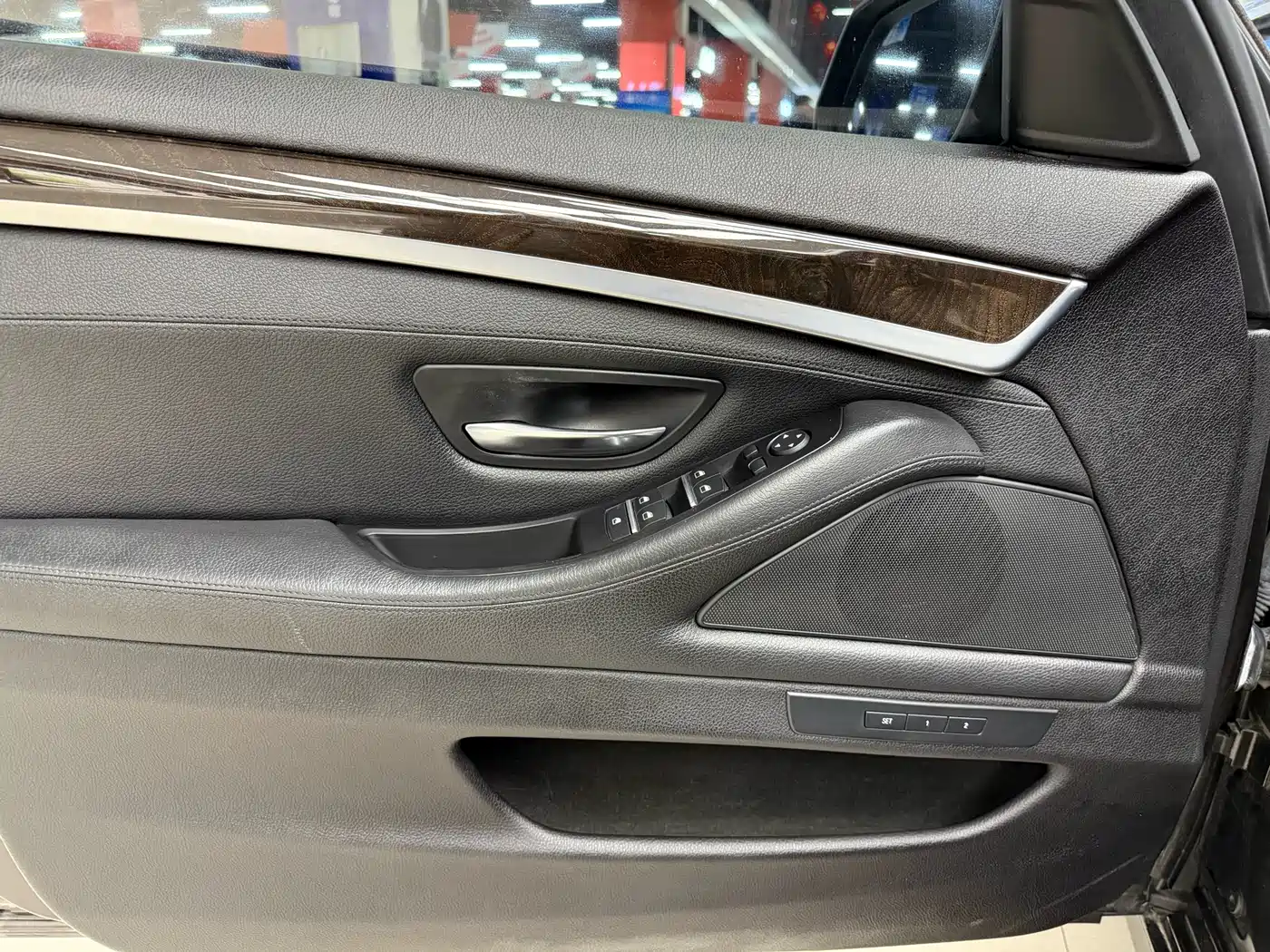 BMW 5 Series 2014 525Li Leading фото 4