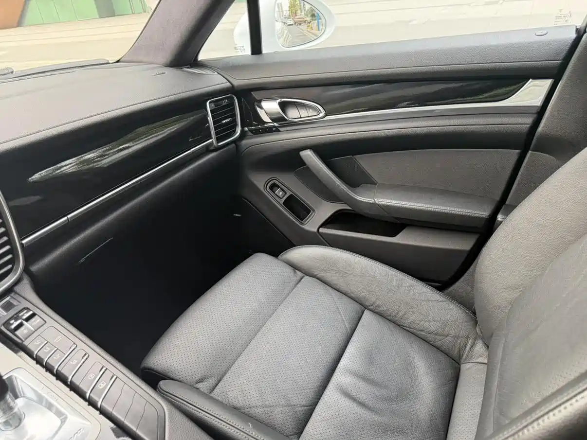 Porsche Panamera 2014 Panamera 4 3.0T фото 20