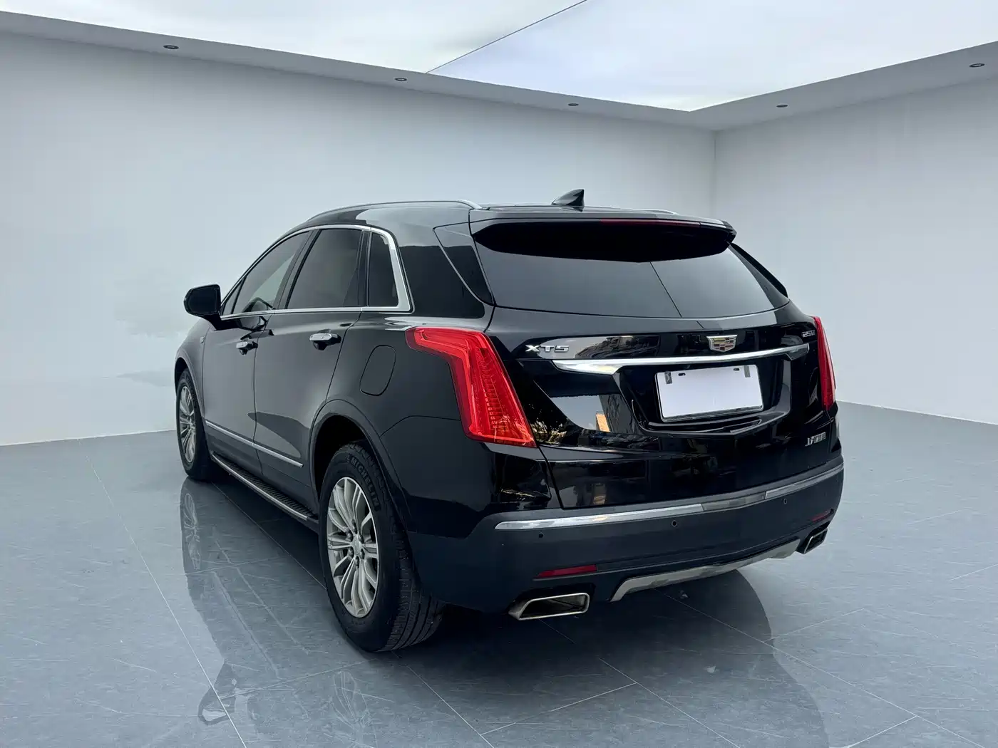 Cadillac XT5 2016 2016 25T Luxury Model