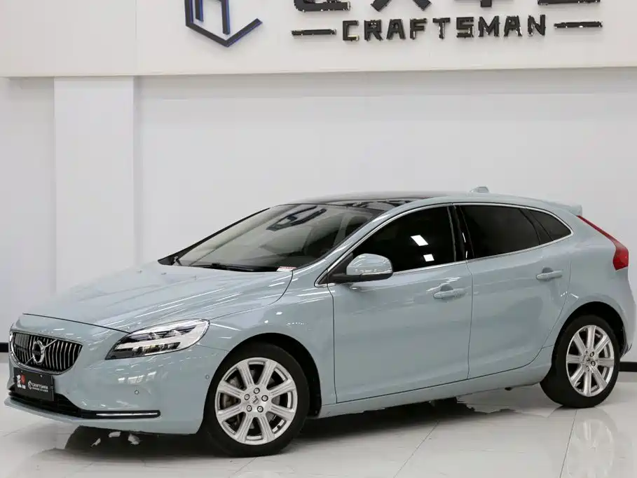 Volvo V40 2018 2018 T3 R-Design Edition