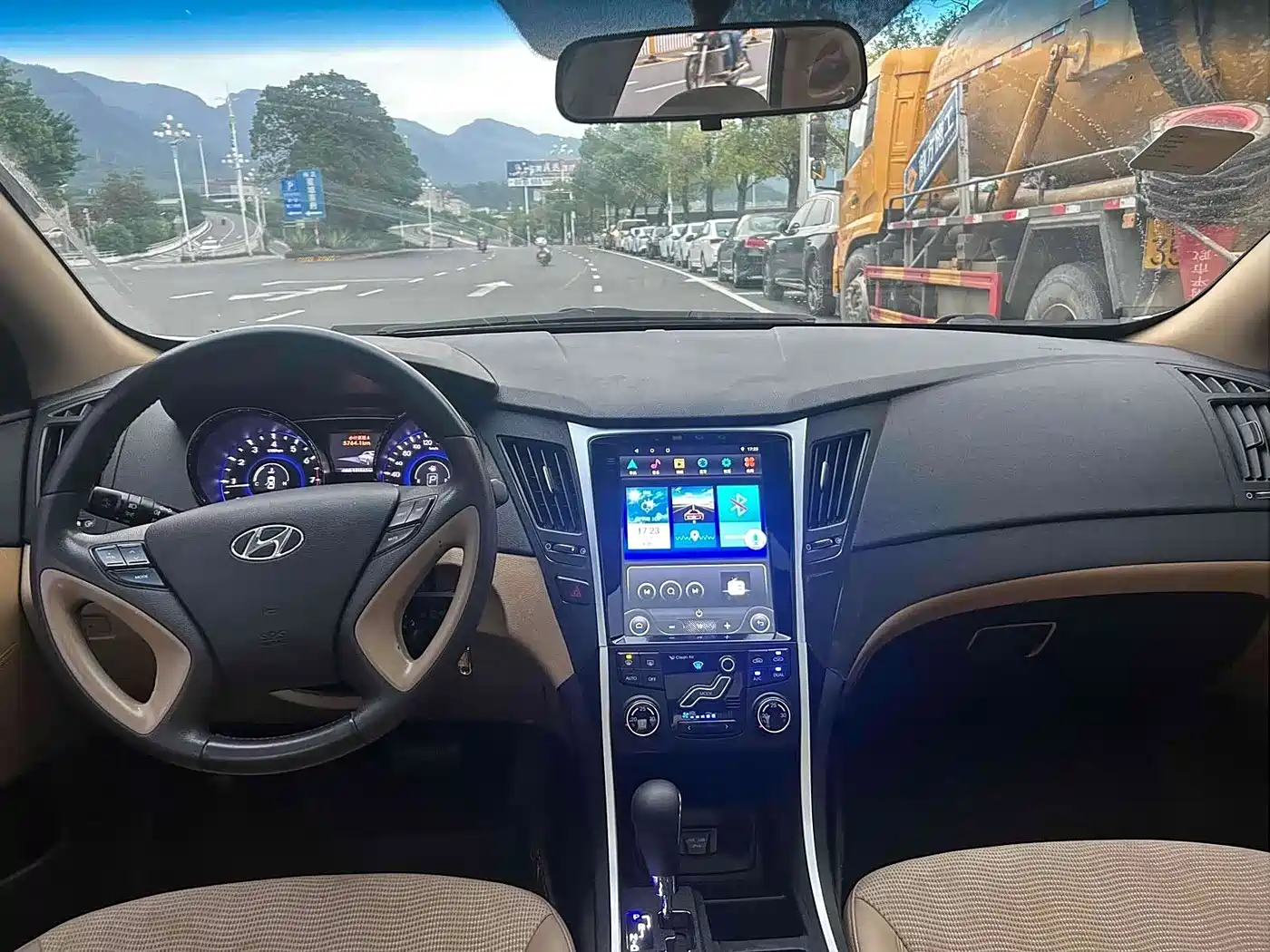 Hyundai Sonata 2011 2.0L Auto Premium Edition фото 8