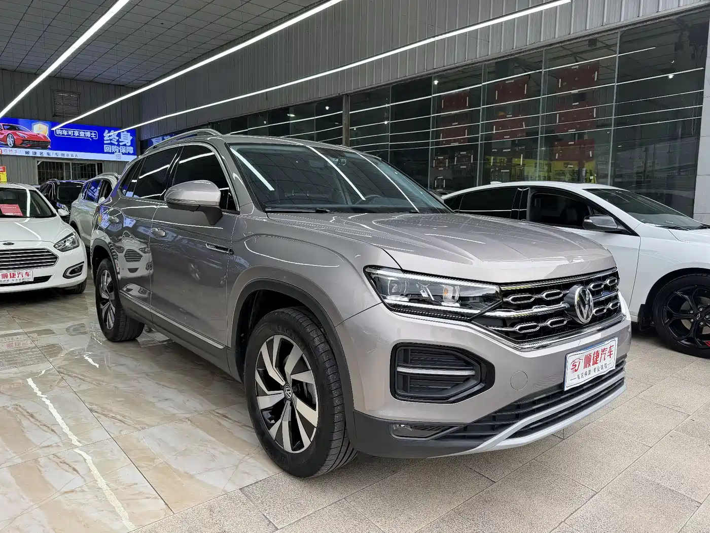 Volkswagen Tayron 2021 330TSI 2WD 30th Anniversary Edition фото 3