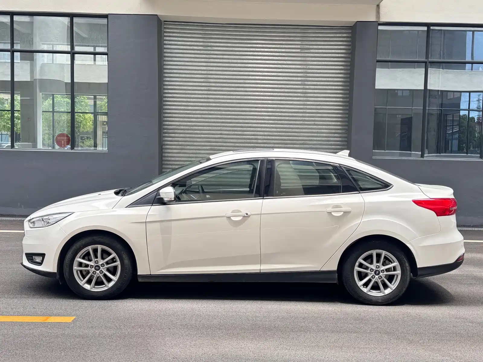 Фото 3 - Ford Focus