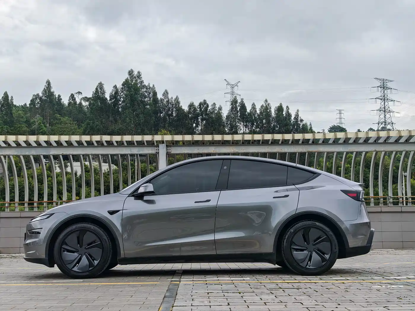 Photo 13 - Tesla Model Y