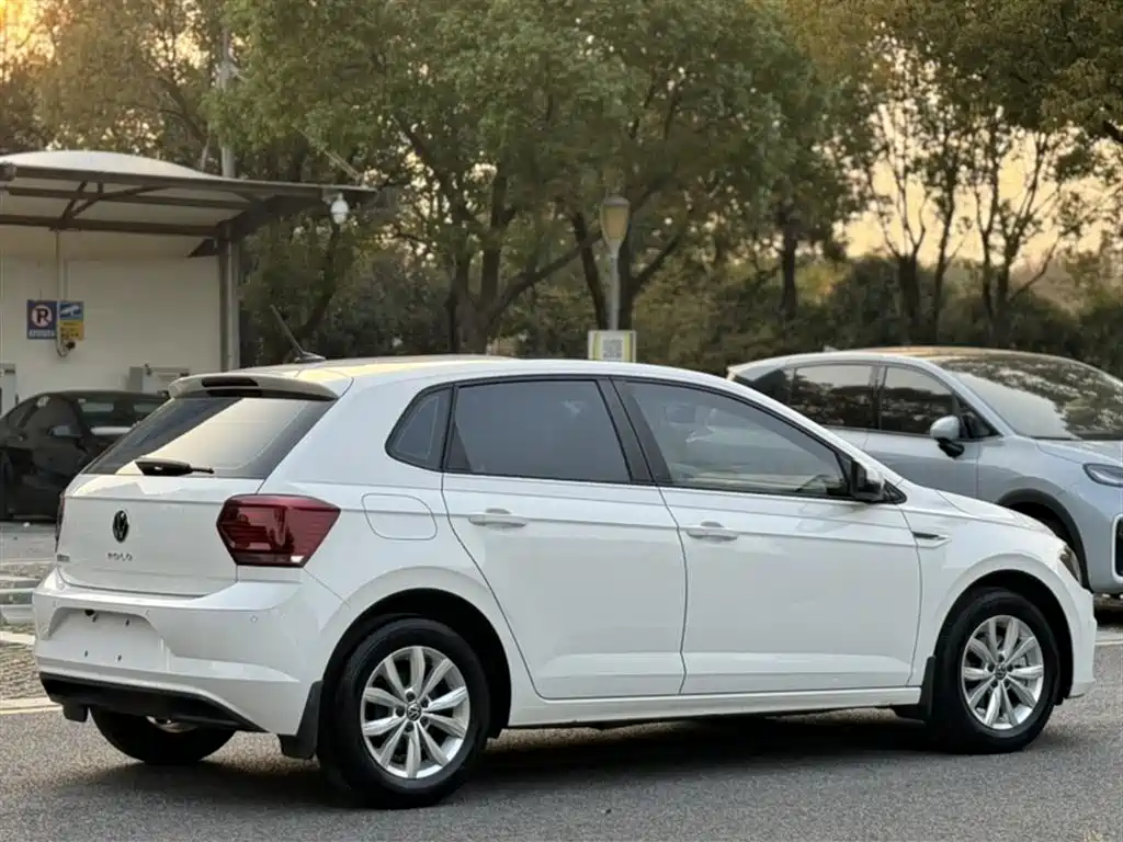 Volkswagen Polo 2021 Plus 1.5L Automatic Colorful Tech Edition фото 22