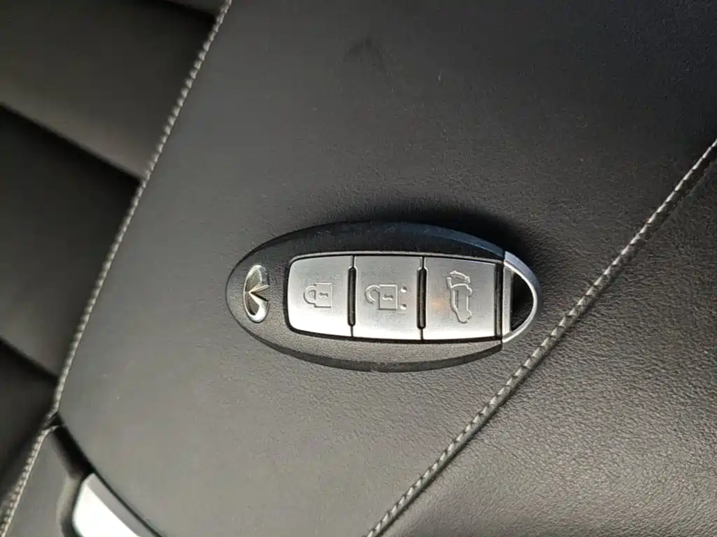 Photo 9 - Infiniti QX50