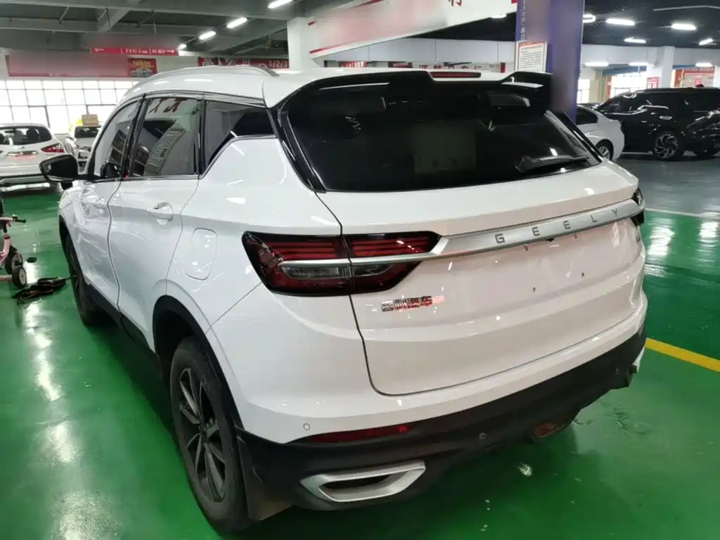 Фото 5 - Geely Coolray