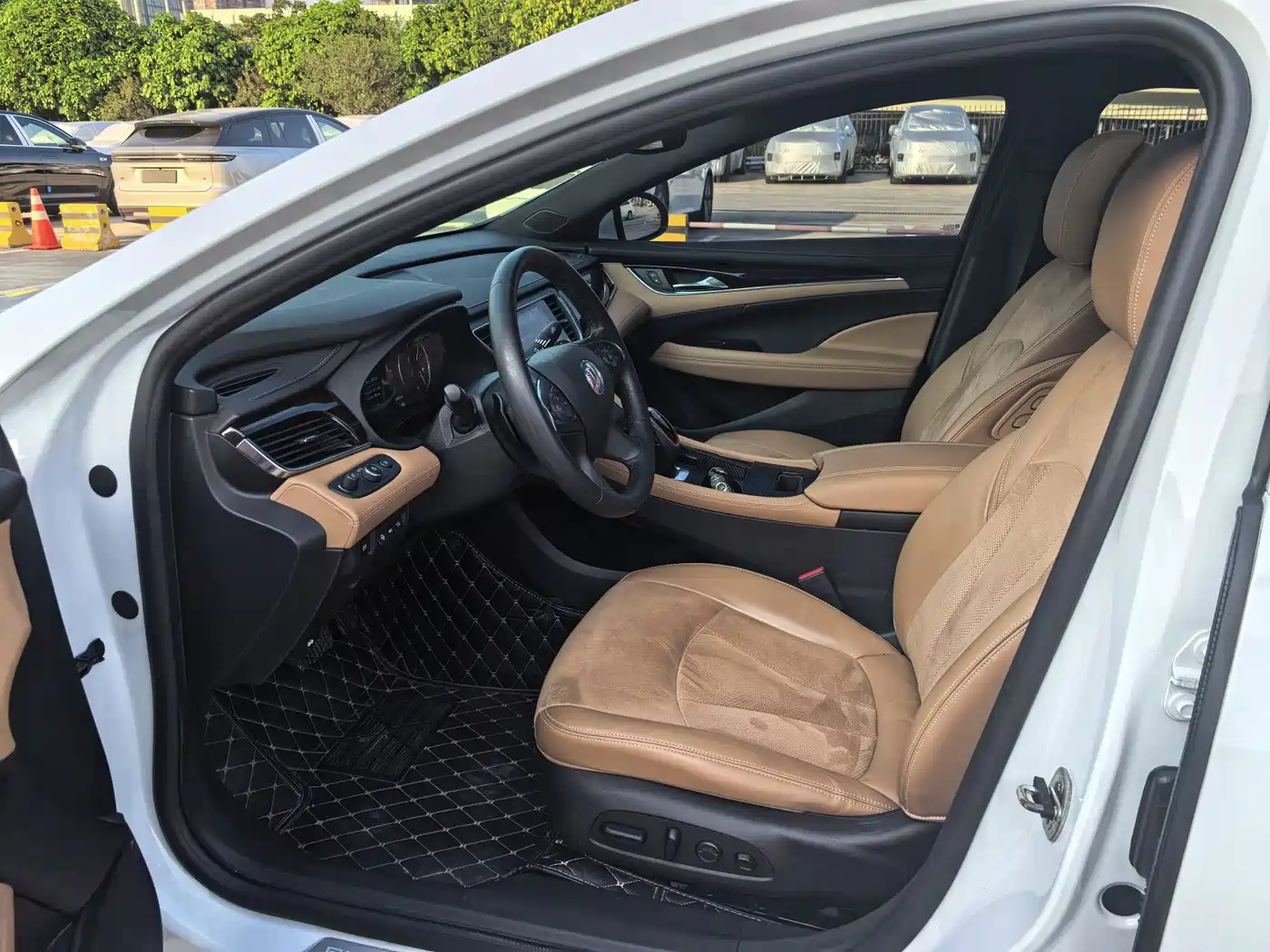 Buick LaCrosse 2018 Model 20T Luxury Edition фото 4