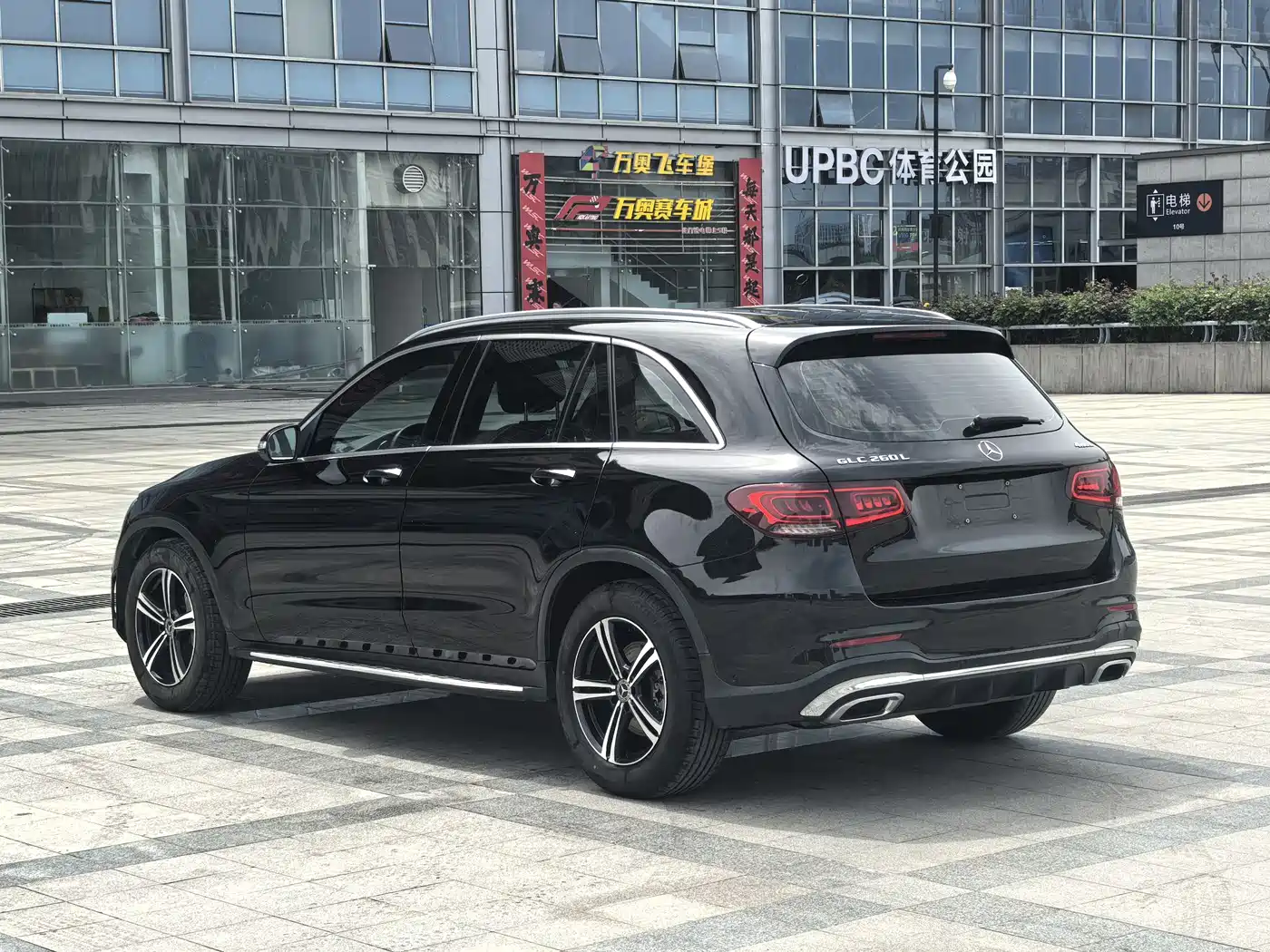 Mercedes-Benz GLC 2020 GLC 260 L 4MATIC Luxury фото 3