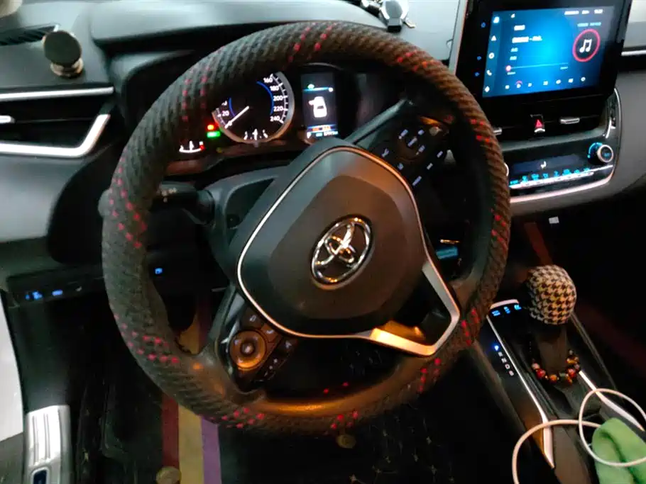 Toyota Corolla 2021 Hybrid 1.8L E-CVT Elite Edition фото 15