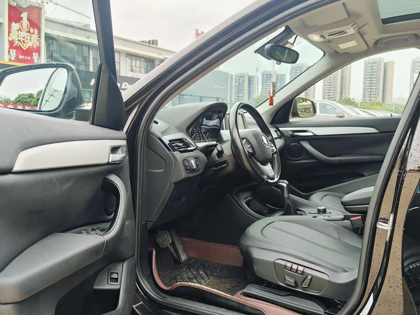 BMW X1 2016 sDrive18Li Premium Model фото 9