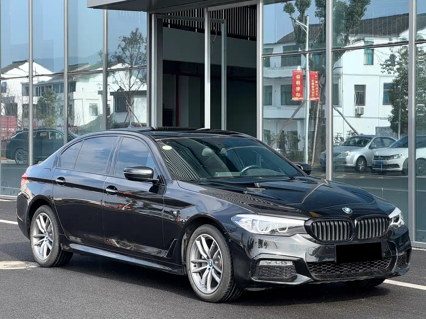 BMW 5 Series 2018 525Li M Sport Package фото 3
