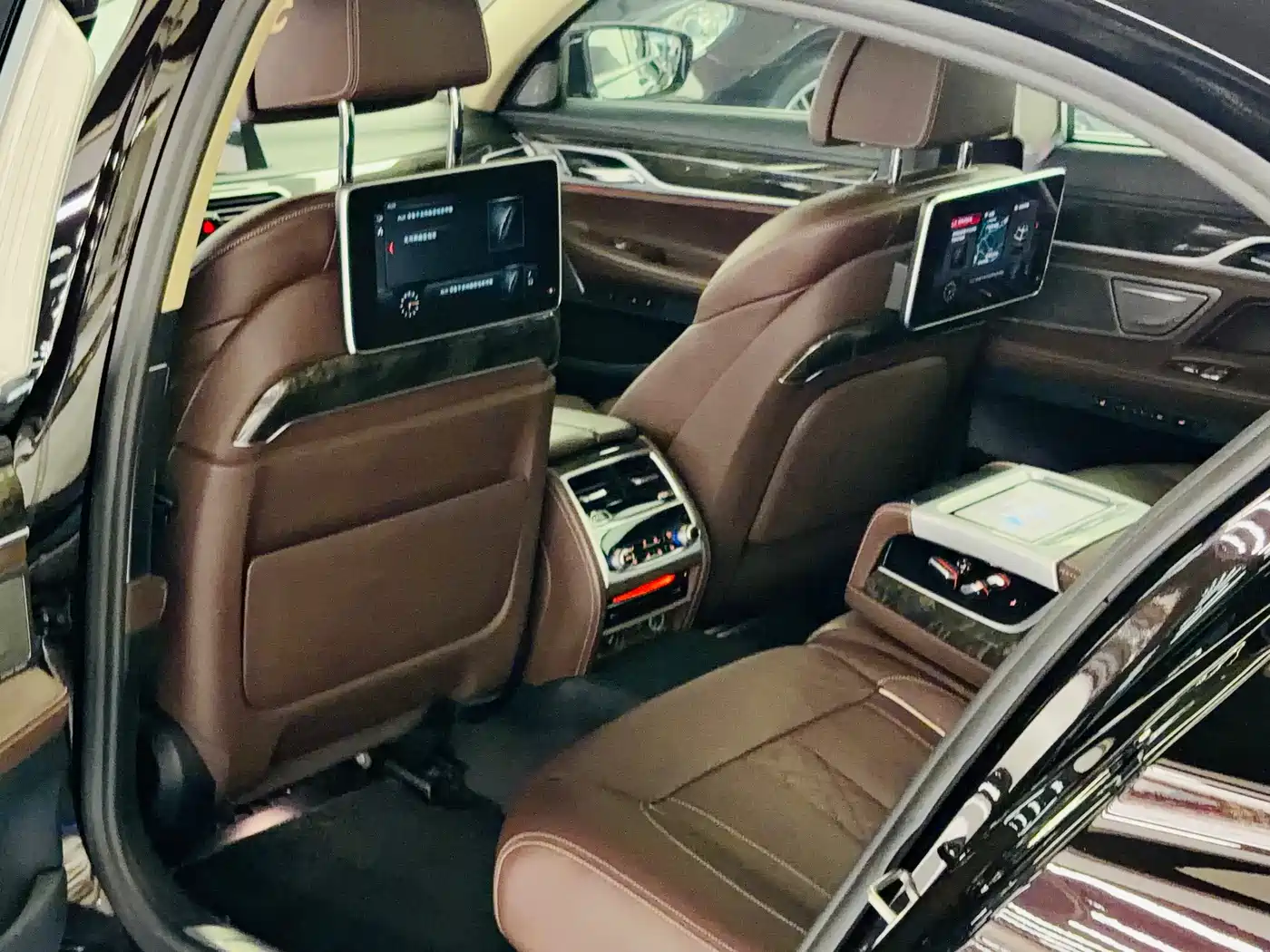 BMW 7 Series 2018 730Li Premium Type Excellence Package фото 13