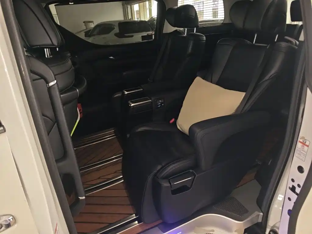 Toyota Vellfire 2022 2021 Crown Hybrid 2.5L HV Luxury Edition