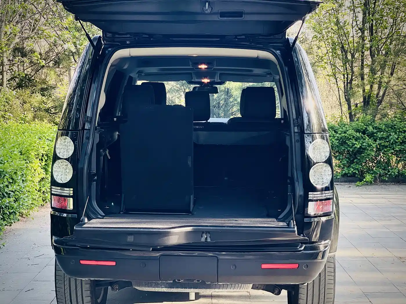 Land Rover Discovery 2015 3.0 SDV6 HSE Diesel фото 17