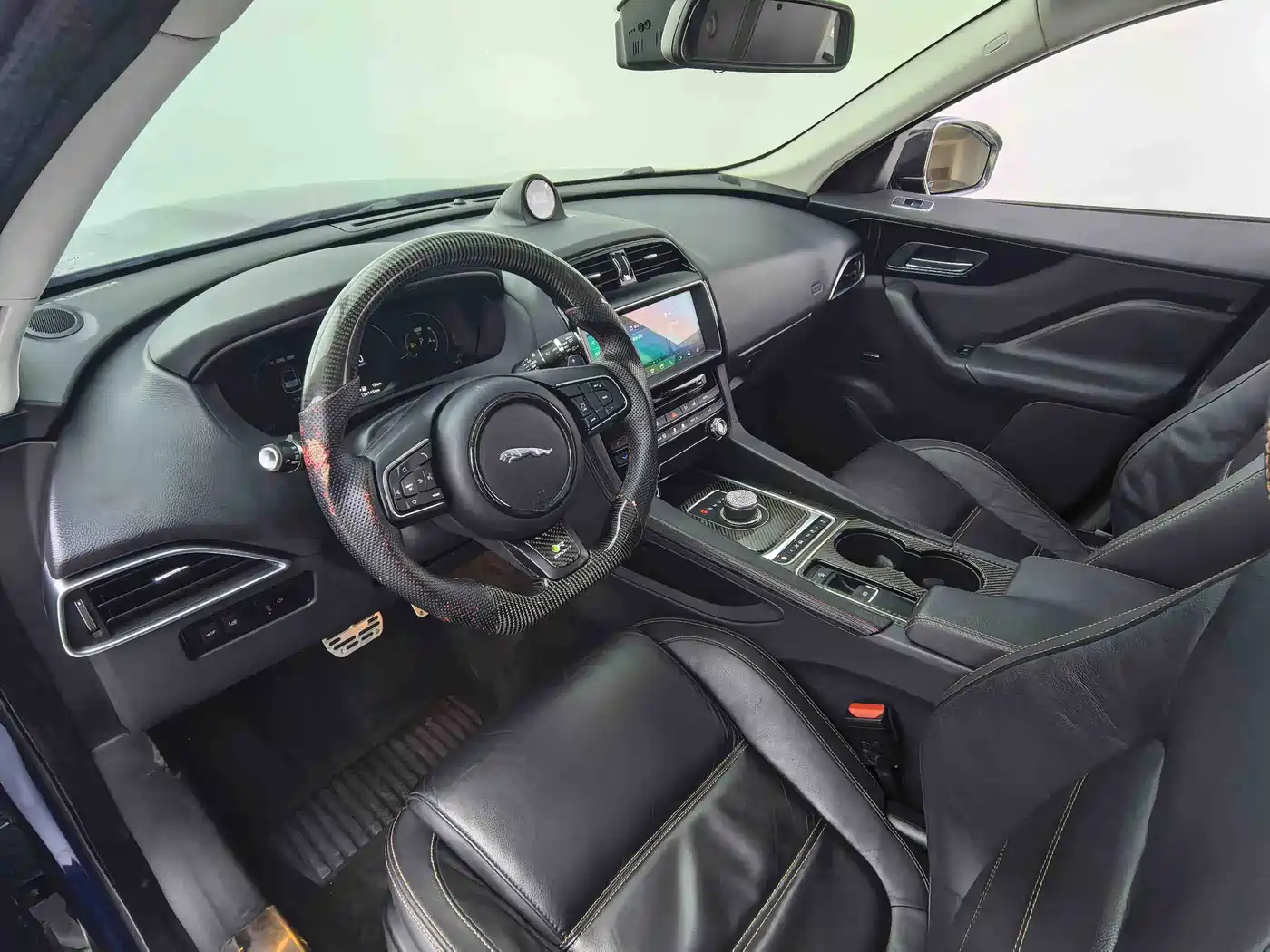 Jaguar F-PACE 2017 2016 2.0T FWD Urban Premium Edition