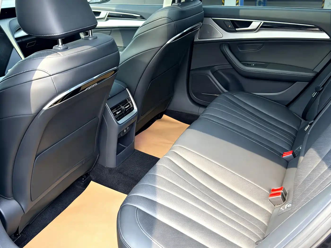 Hongqi H5 2023 1.5T DCT Smart Connect Flag Rhythm фото 8
