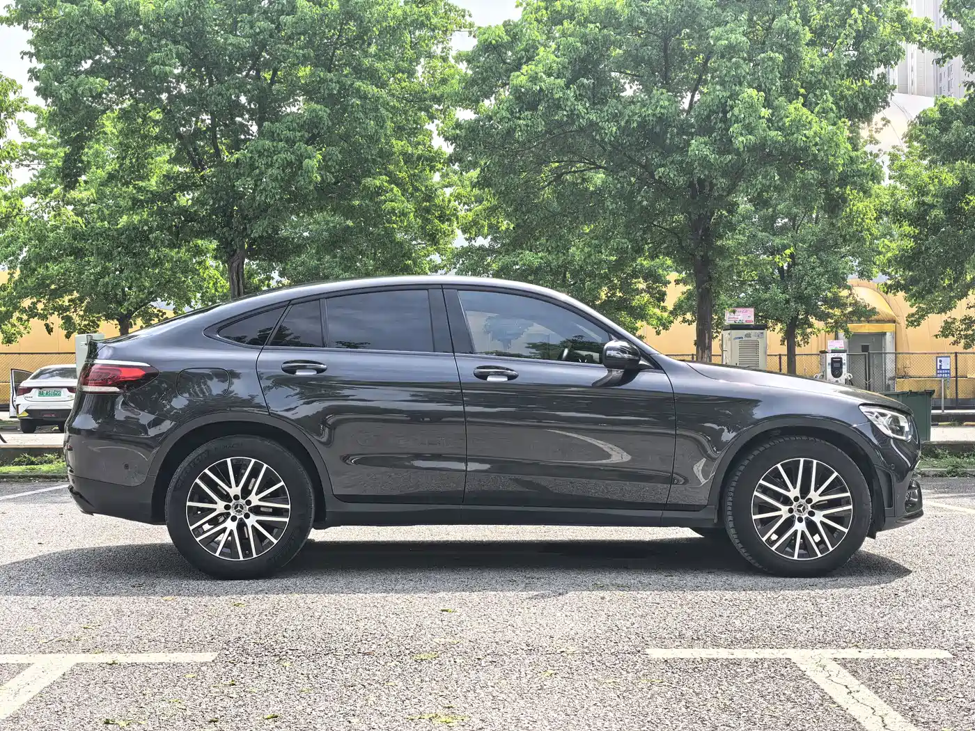 Mercedes-Benz GLC Coupe 2023 Model GLC 260 4MATIC Coupe SUV фото 19