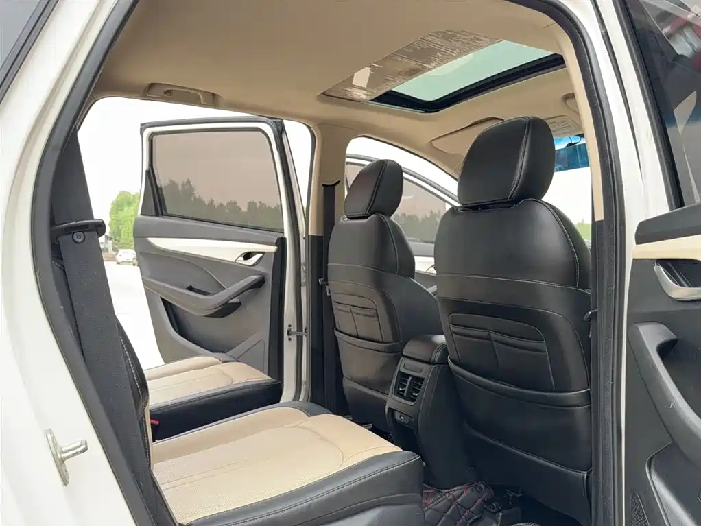 Baojun 360 2019 2018 1.5L Automatic Luxury (China V)